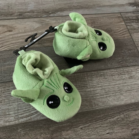 boys mandalorian slippers